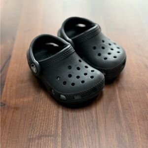 Infant Crocs (size 4)